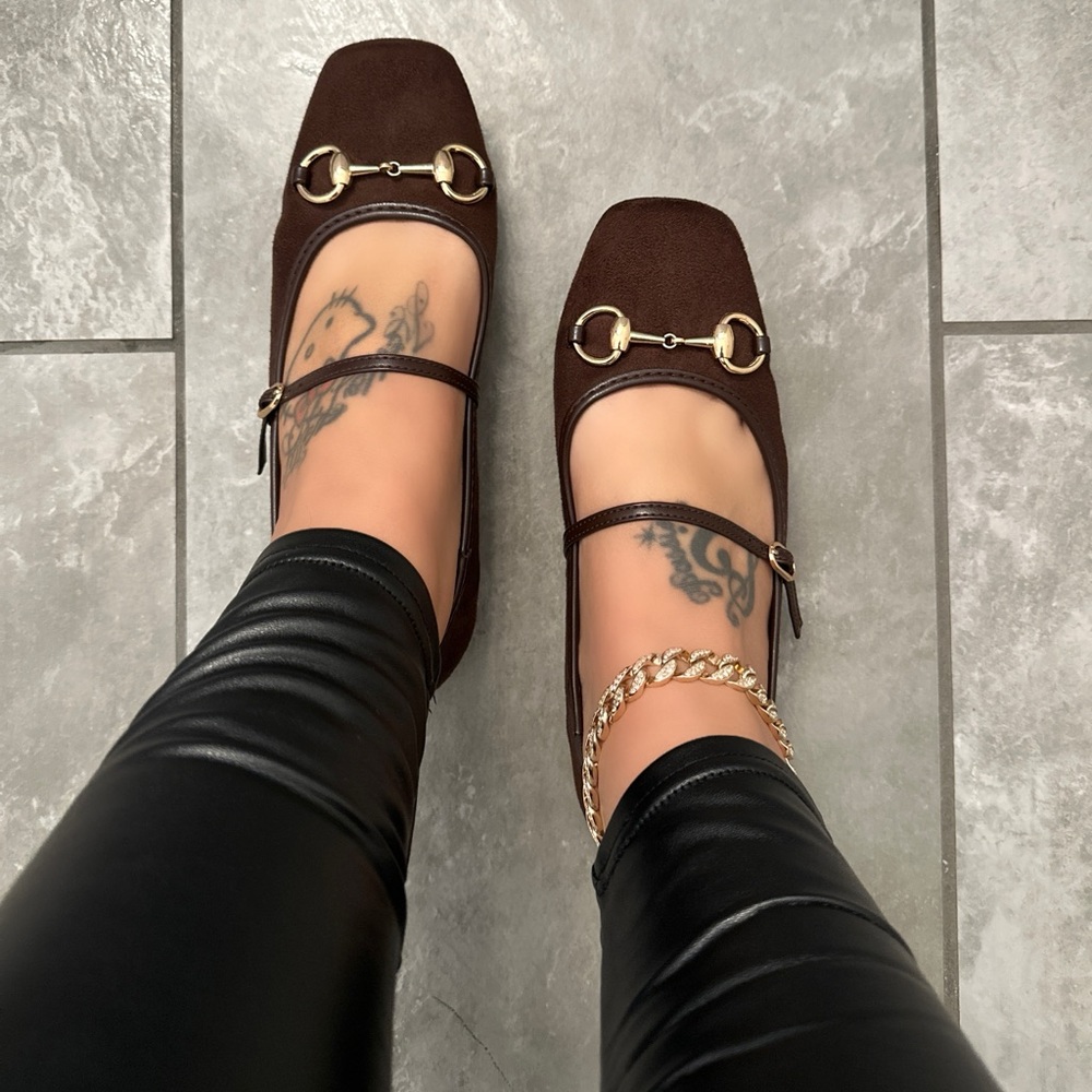 New! Elegant Brown Women's Shoes with Gold Accents